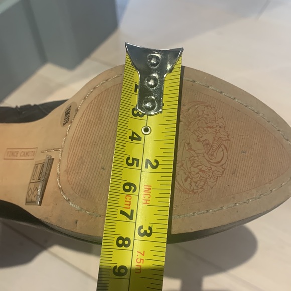 Vince Camuto heels - Picture 7 of 8